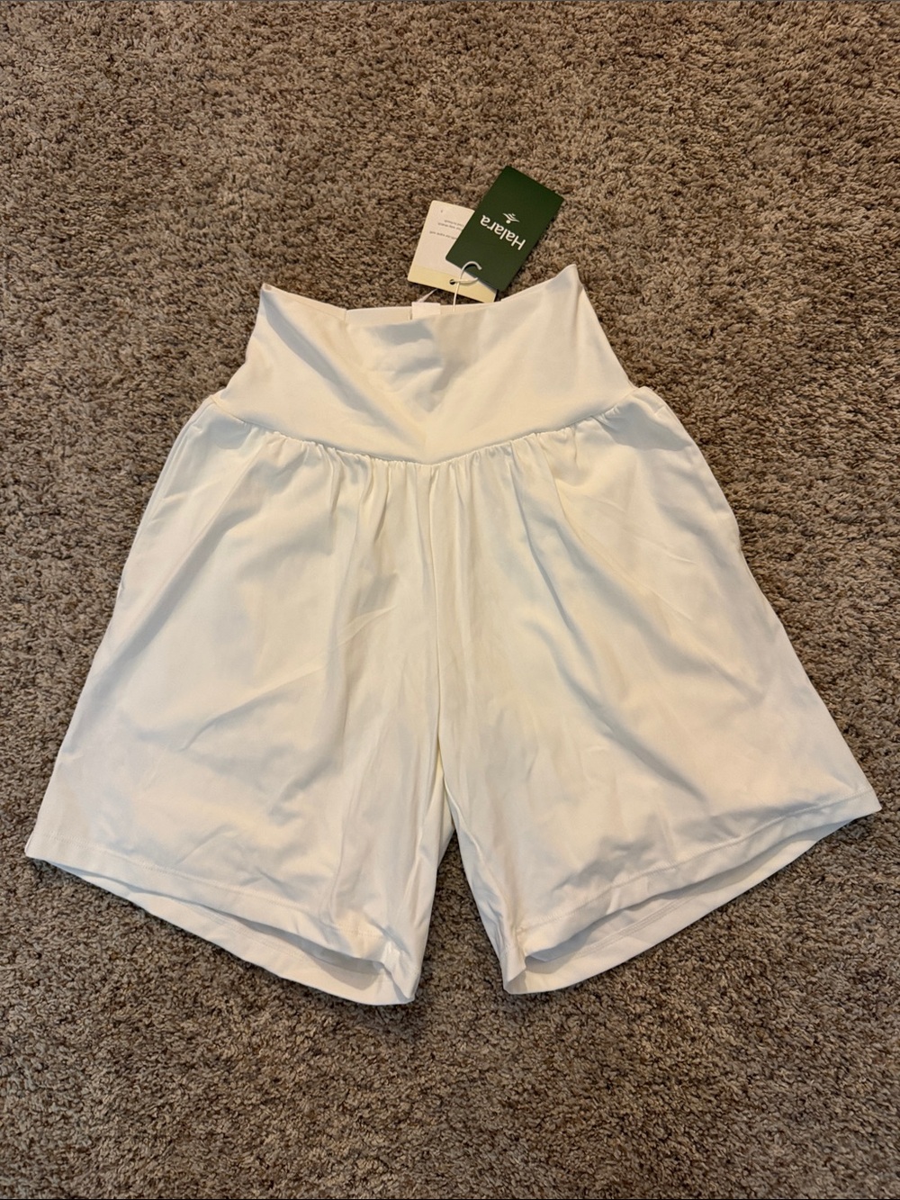 HALARA White High-Waist Wide-Leg Shorts